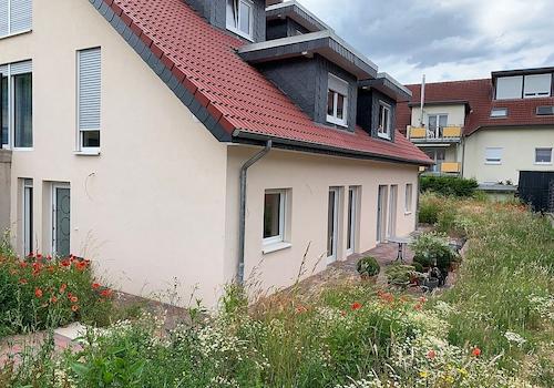 Terrasse mit Garten im Süden