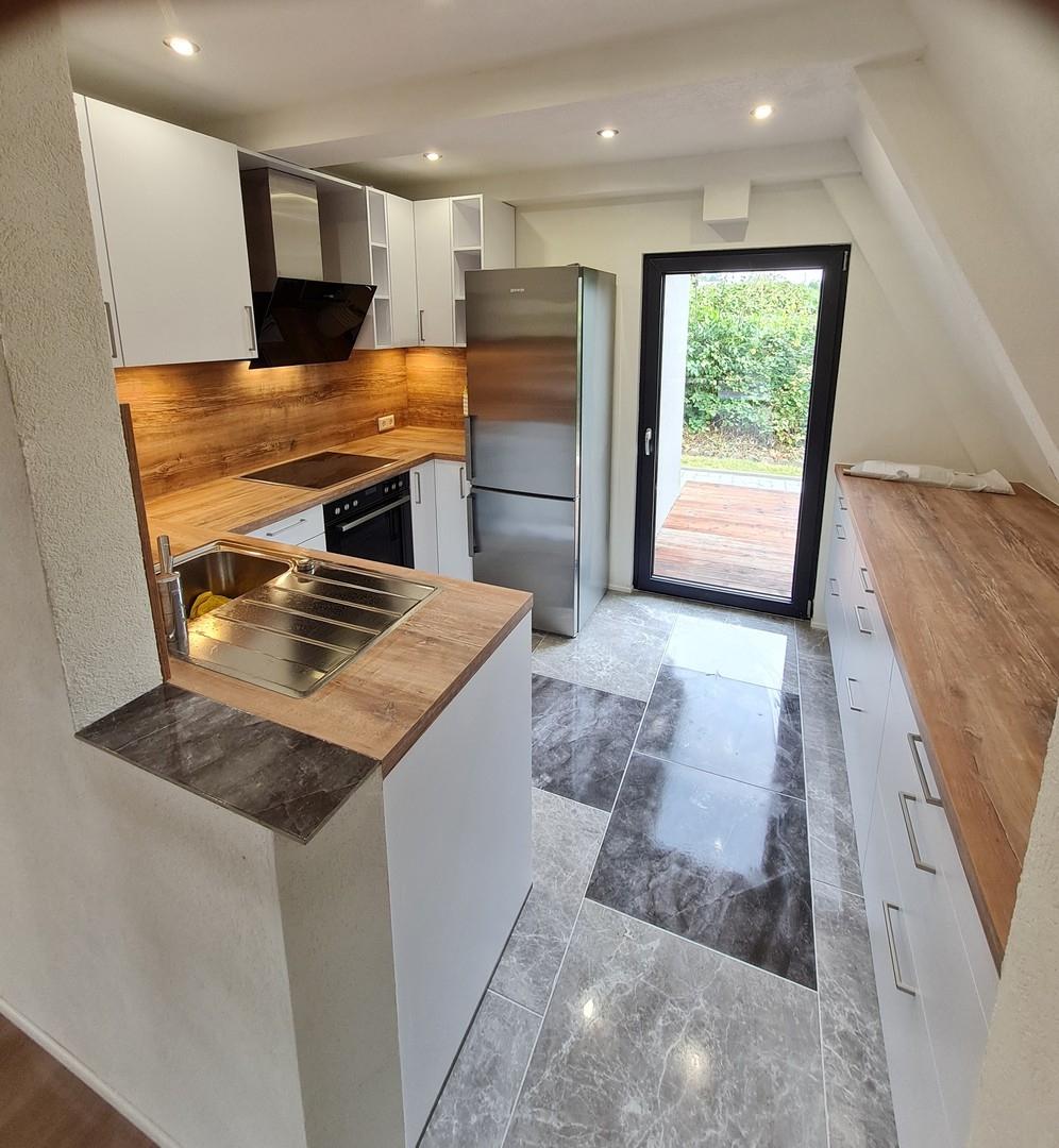 Küche mit Ost-Terrassenzugang 