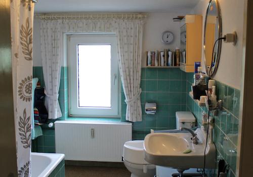 Bad im Hauptgebäude (OG)