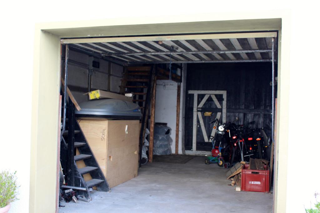 Garage im Nebengebäude