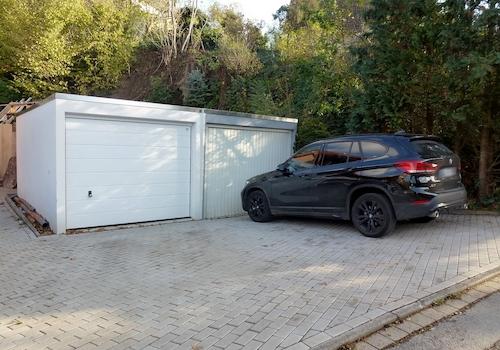 Separate Garage (rechts)