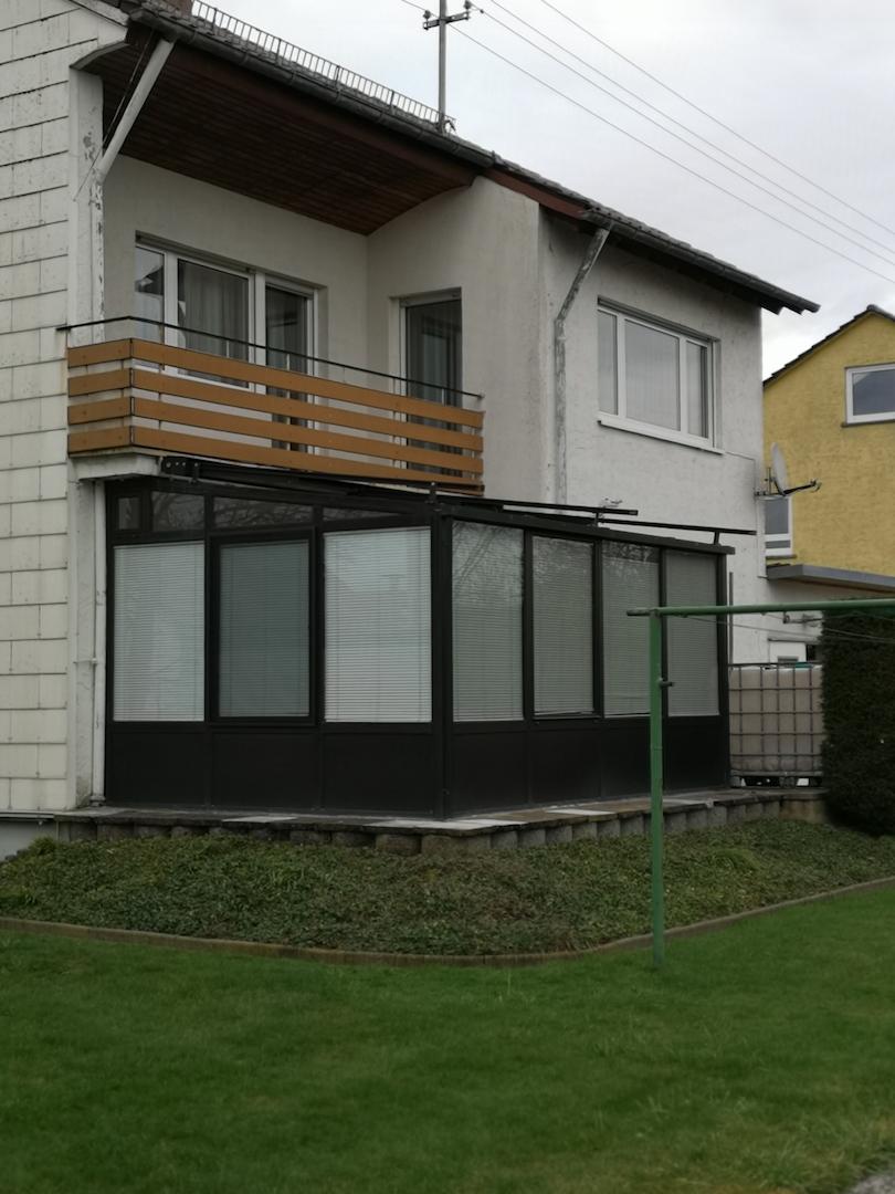 Blick zum Haus aus dem Garten