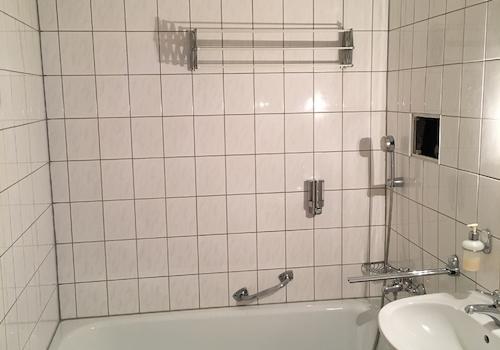 Bad mit Wanne