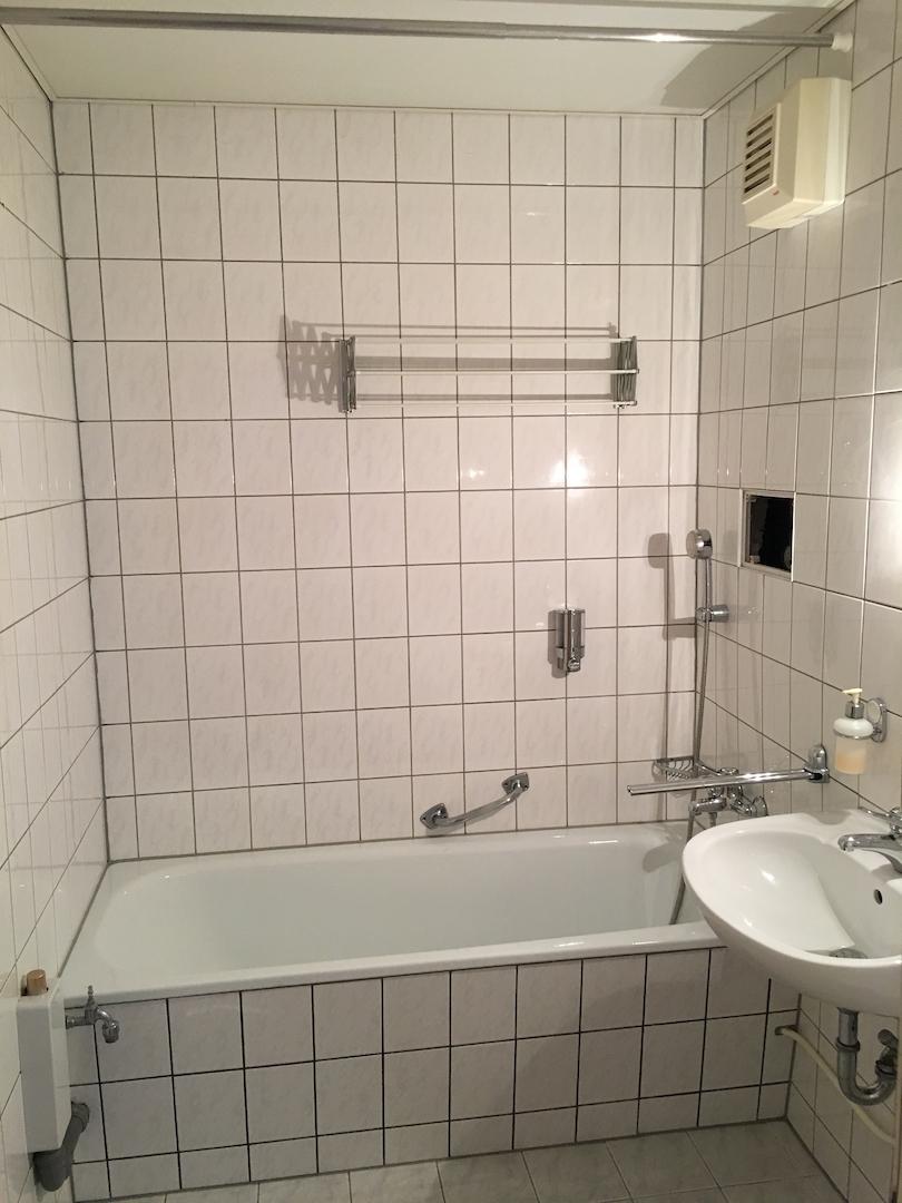 Bad mit Wanne