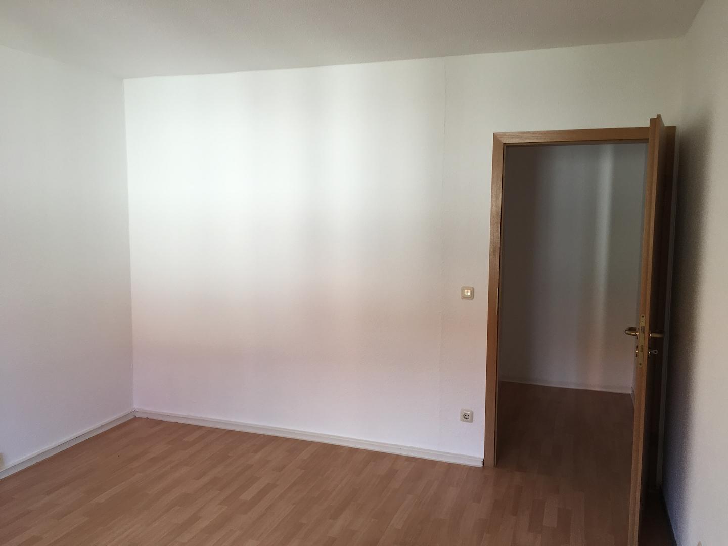 Schlafzimer mit Blick zum Flur