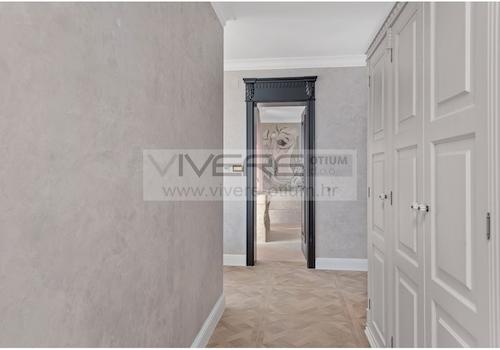 Begehbarer Kleiderschrank