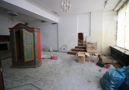 Gewerbeeinheit rechts