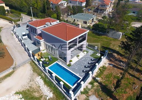 Einzigartige Villa mit Pool