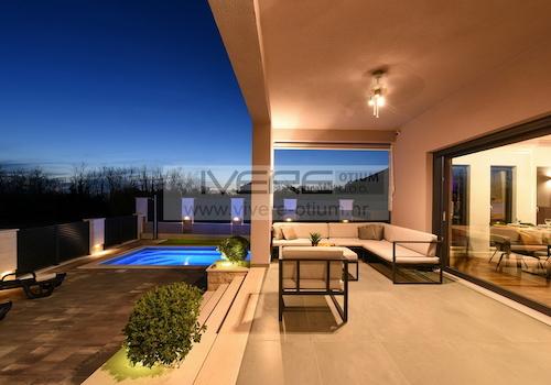 Terrasse bei Nacht