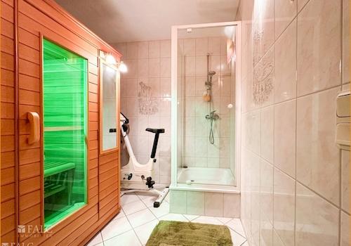 Infarotsauna mit Dusche 