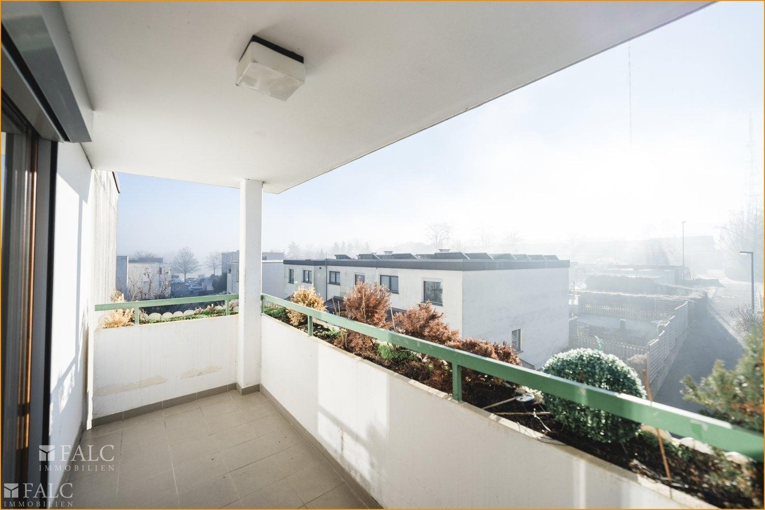 Ruhiger Südbalkon, freie Sicht
