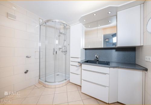 Badezimmer mit WM-Schluss