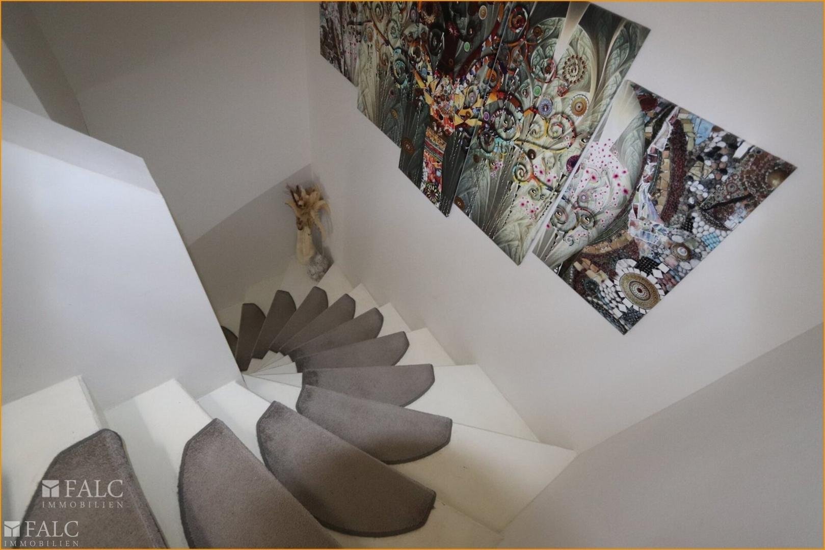 Treppe zum OG