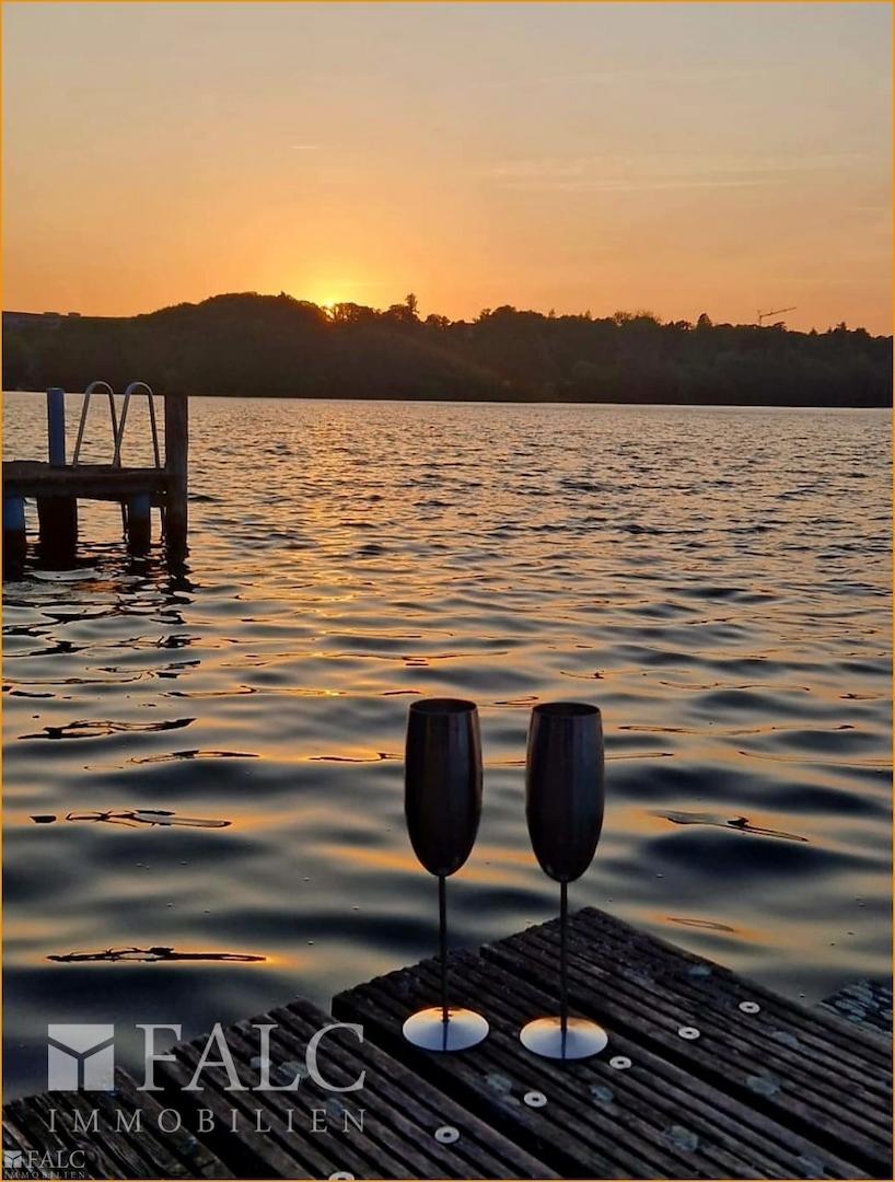 Champagner am See
