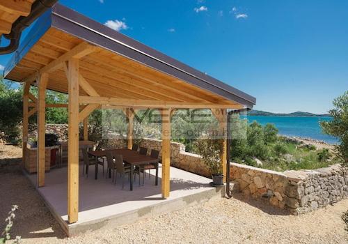  Pavillon mit Sommerküche