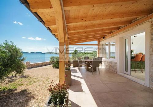 Überdachte Terrasse