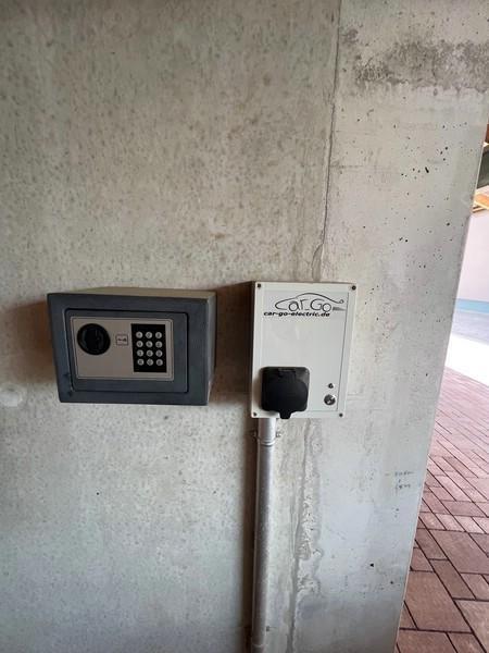 111 Wallbox 1