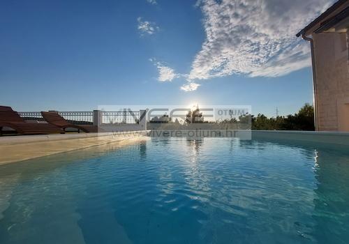 Beheizter Pool