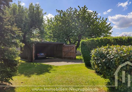 Garten hinter dem Haus