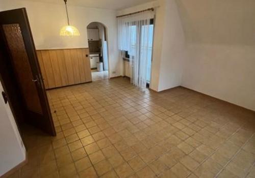 12 WoZi - Blick zur Küche