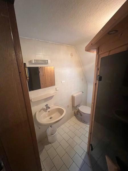 24 Gäste WC im Saunazimmer