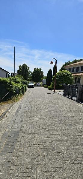 2 Straße (Blick abwärts)