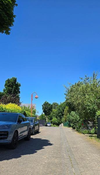 3 Straße (Blick aufwärts)