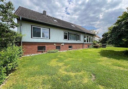 Seitlicher Gartenblick