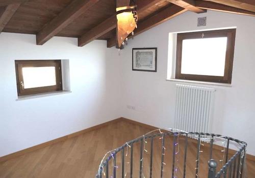 SCHLAFZIMMER SPITZBODEN