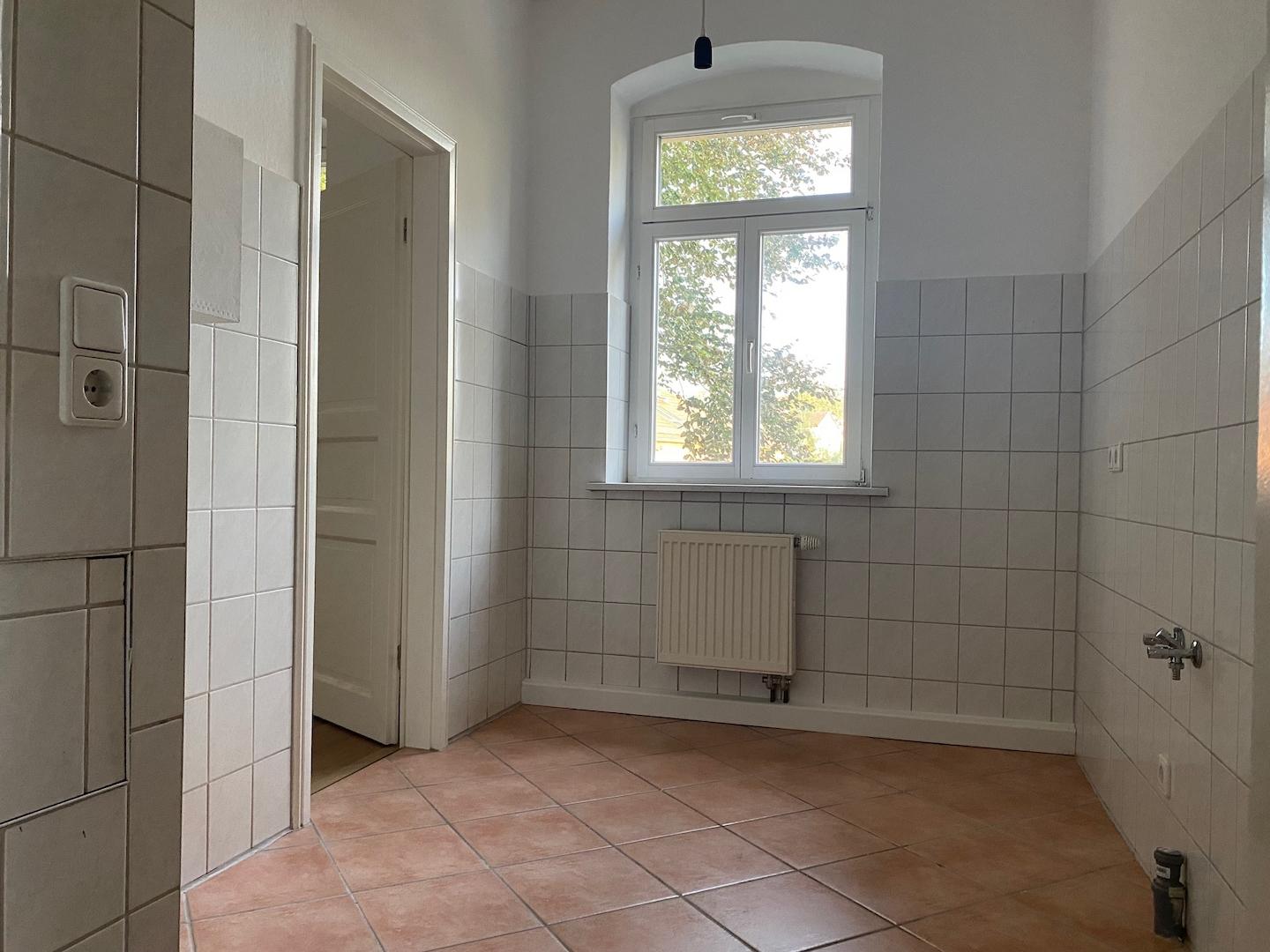 Küche mit Zugang ZI Essen/Arbeiten/Ankleide