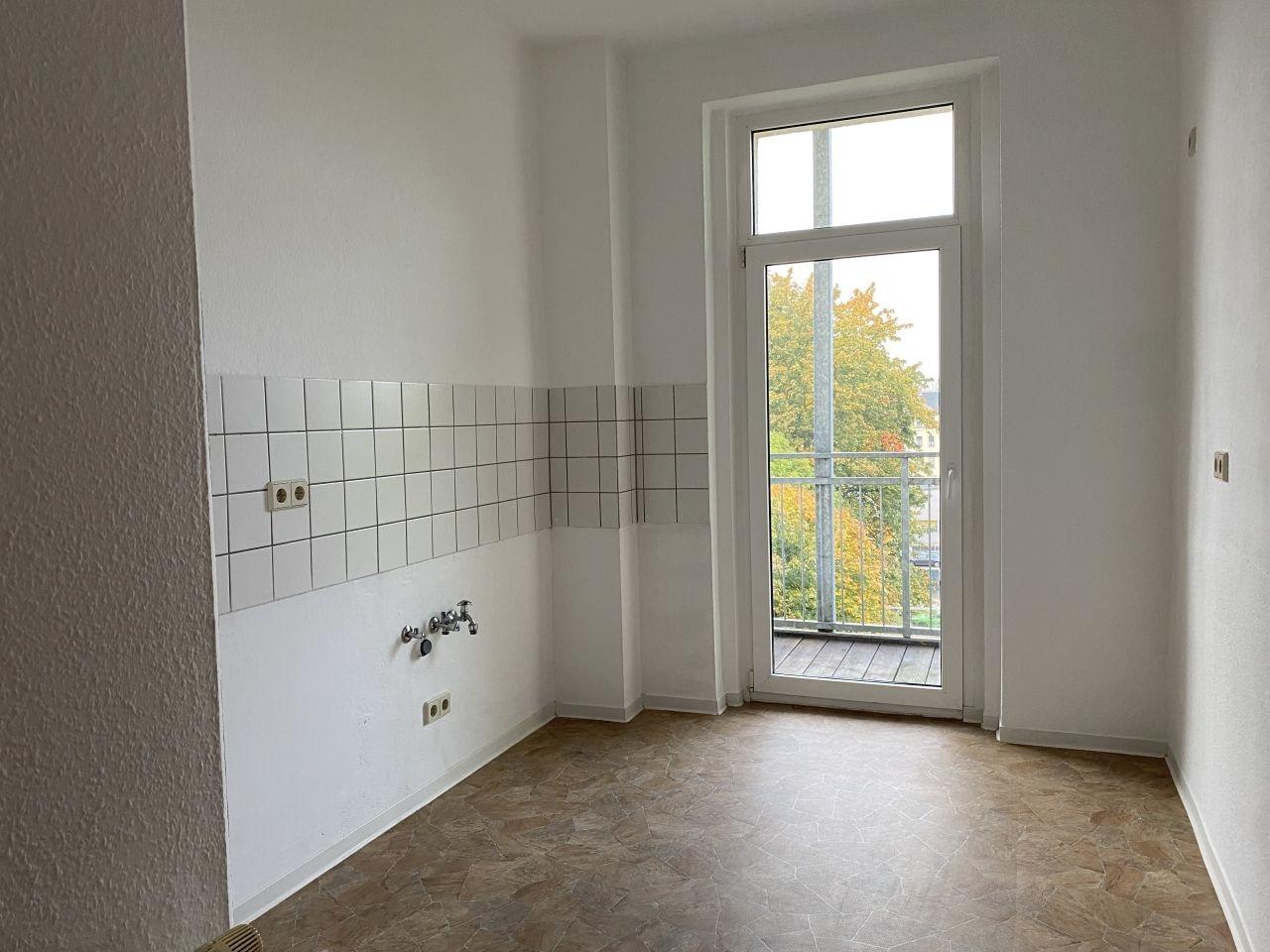 Küche mit Zugang Balkon