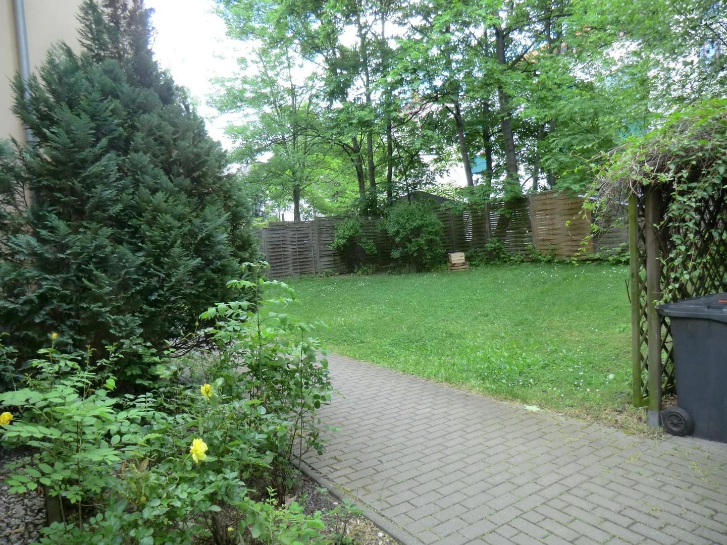 Hof und Garten ordentlich und 