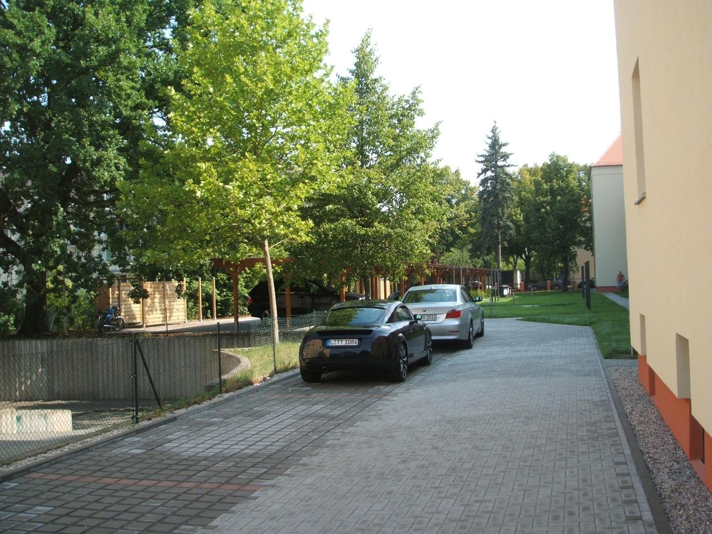 Hof PKW Stellplätze