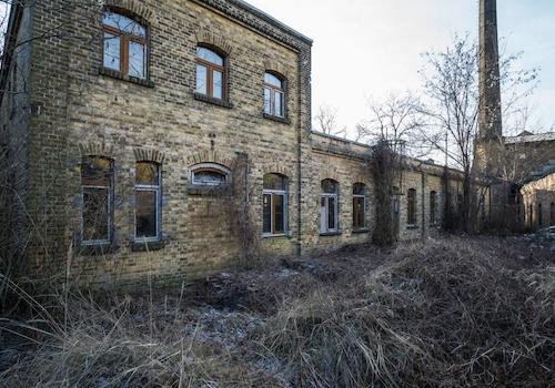 teilsaniertes Verwaltungsgebäude