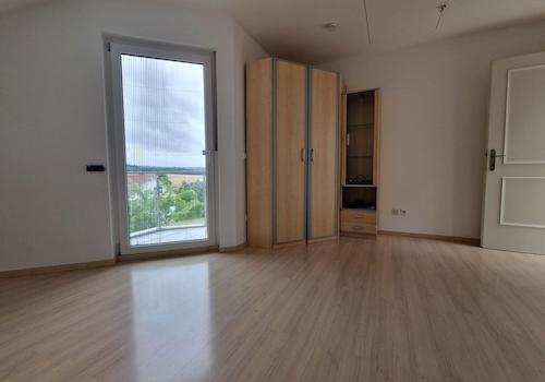 Zimmer 1 mit Balkonzugang