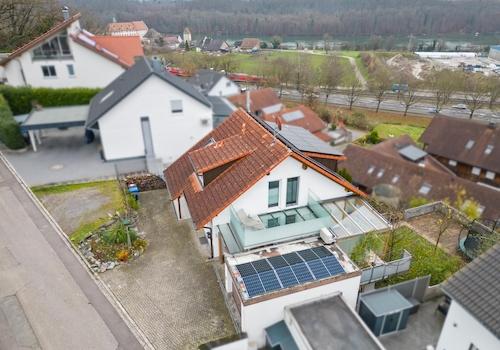 Haus, Blick auf Rhein