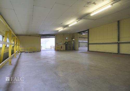 Wareneingang/-ausgang EG