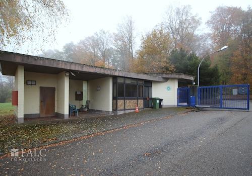 Zufahrt - Pförtnerhaus