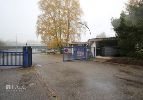 Zufahrt - Pförtnerhaus