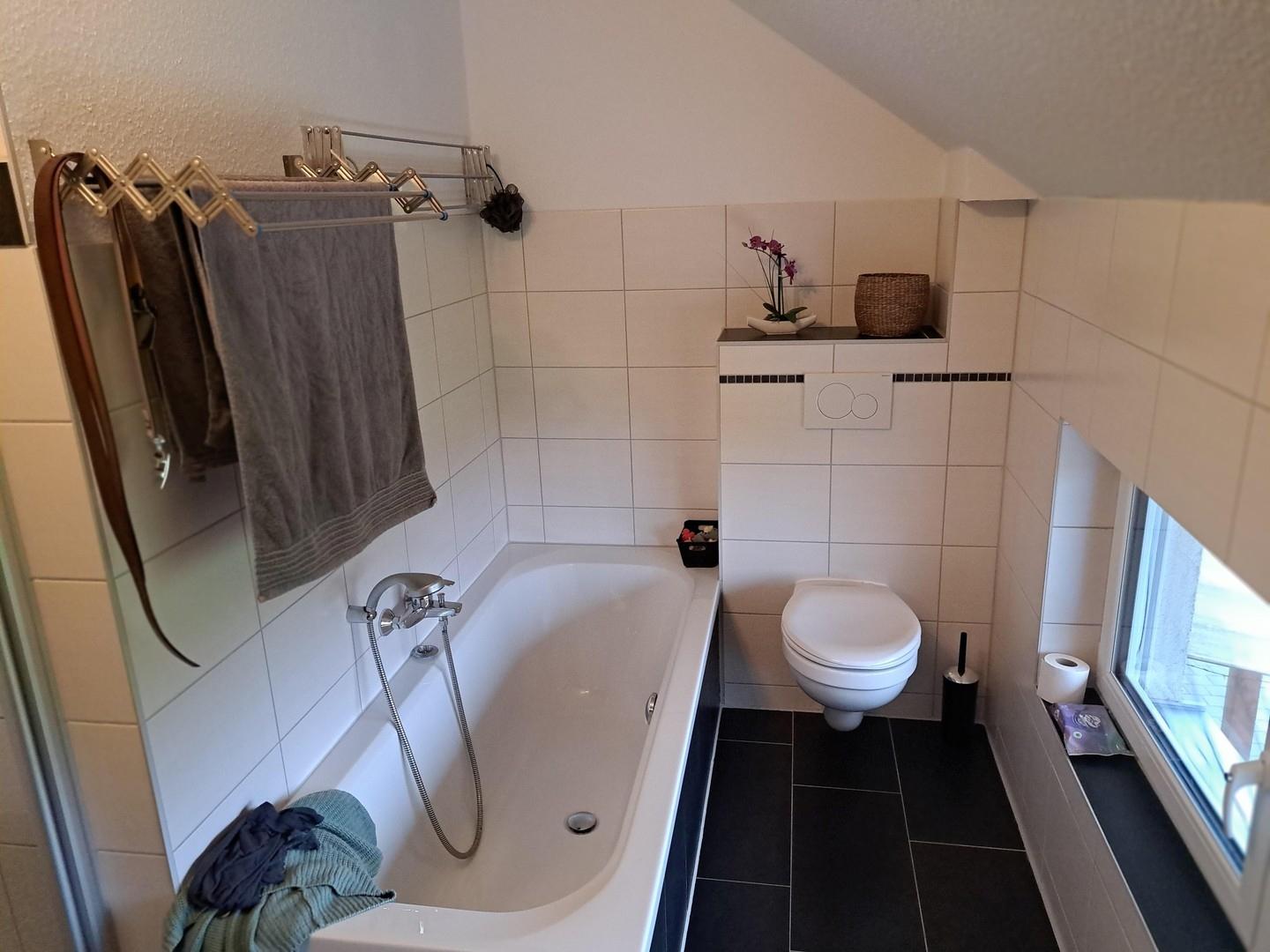 Bad mit Wanne u.Dusche(7,65m²)