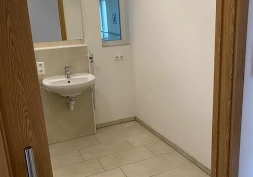 Bad m. Waschmaschinenanschluss