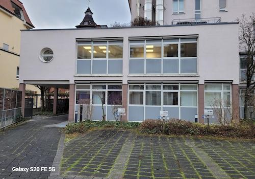 Büro 1.OG und Stellplätze