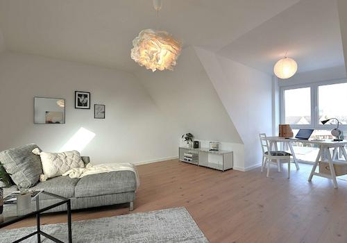 Dachgeschoss - Platz zum arbeiten und relaxen!