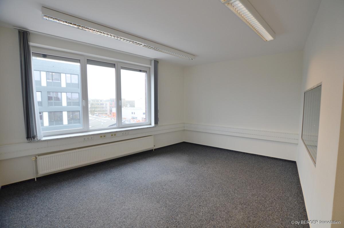 Büro 8