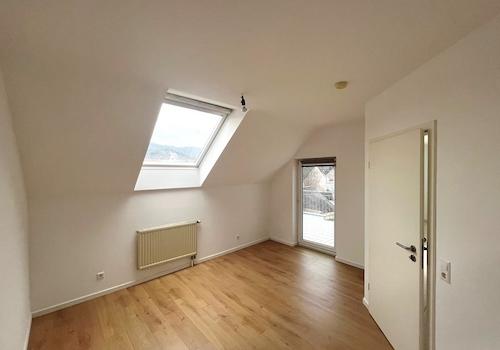 Kind/ Arbeiten DG links Haus 41a