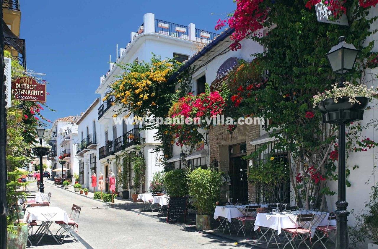 Marbella - Calle Ancha Buganvillas