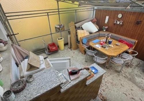 5 Außenbereich mit Garagen Garten (3)