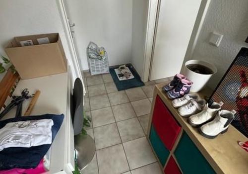 9 Flur, Garderobe, Vorraum