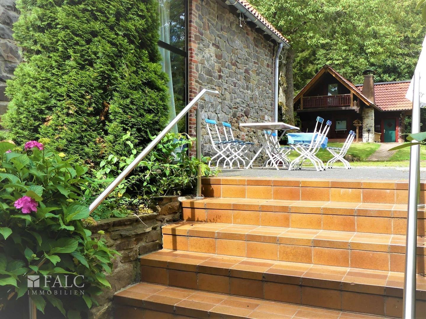 mit angrenzendem Biergarten 