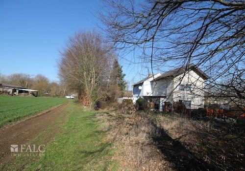 Hinteres Grundstück